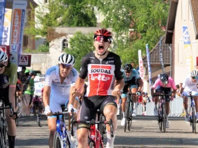 Arnaud De Lie wint rit 2 in Tour Alsace