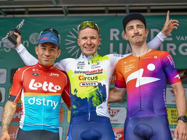 Caleb Ewan bekroont succesvol weekend met tweede plaats in Ronde van Limburg